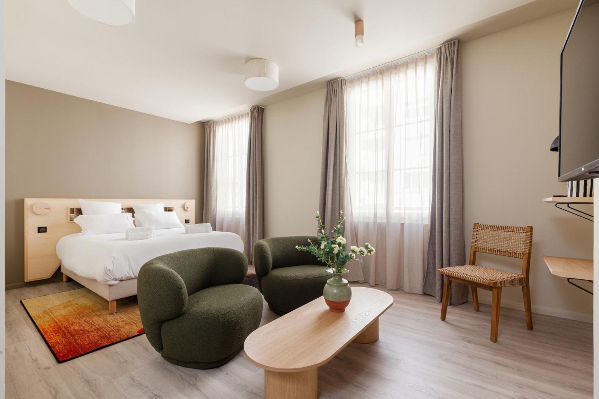 Hotel Gambettes - Entree Autonome, Reception En Ligne - Encore Mieux ลิมอจส์ ภายนอก รูปภาพ