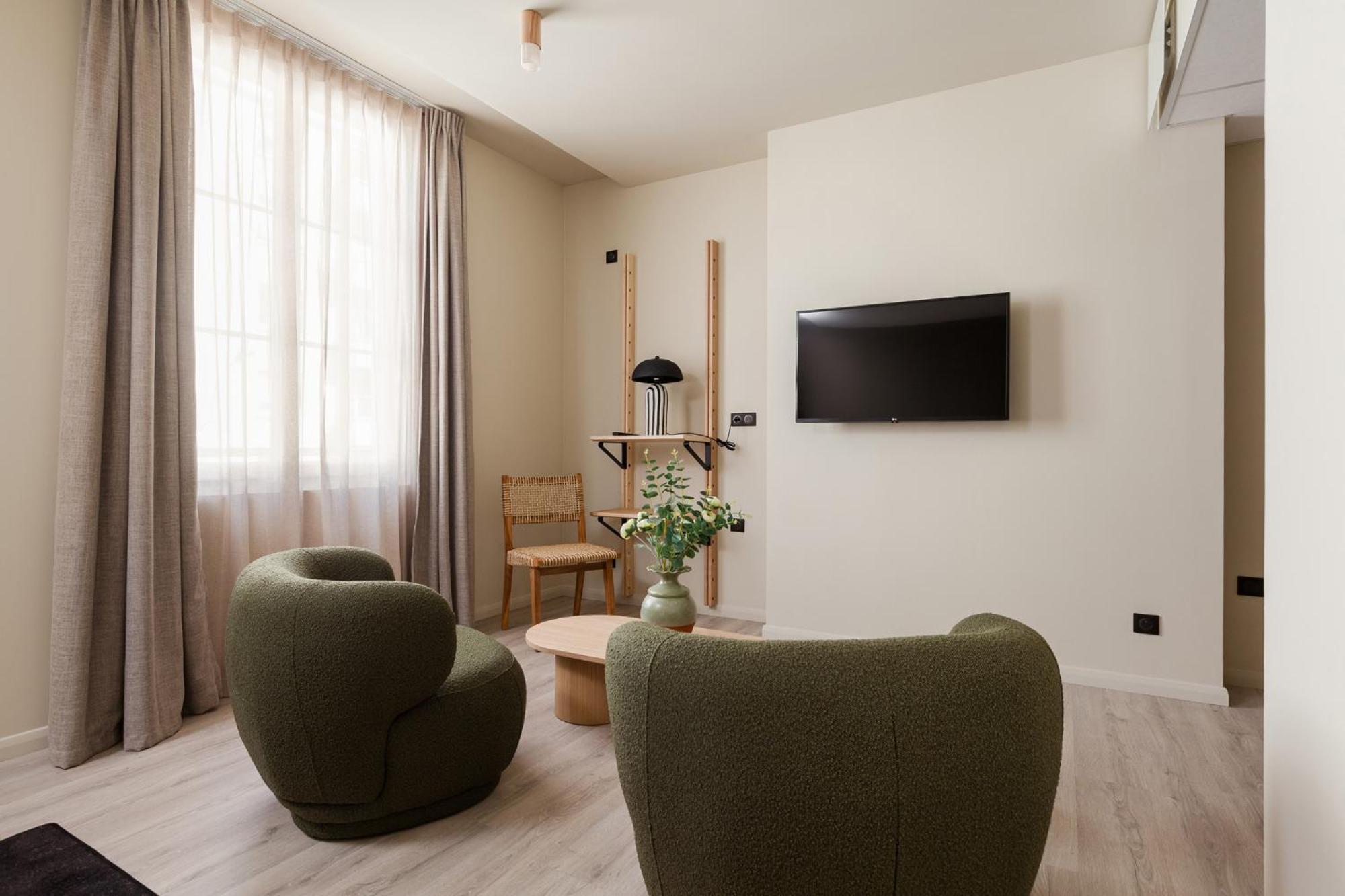 Hotel Gambettes - Entree Autonome, Reception En Ligne - Encore Mieux ลิมอจส์ ภายนอก รูปภาพ