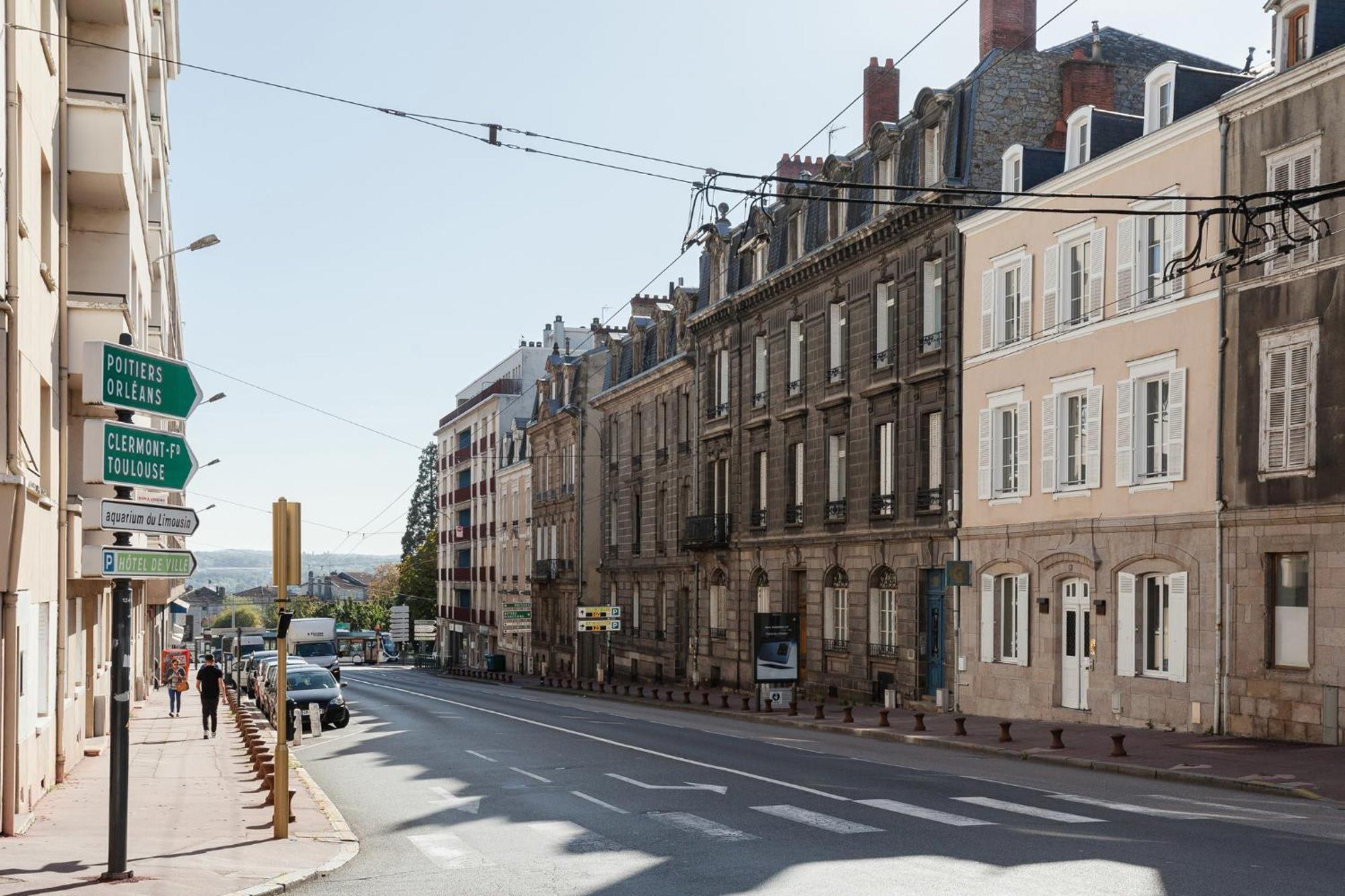 Hotel Gambettes - Entree Autonome, Reception En Ligne - Encore Mieux ลิมอจส์ ภายนอก รูปภาพ