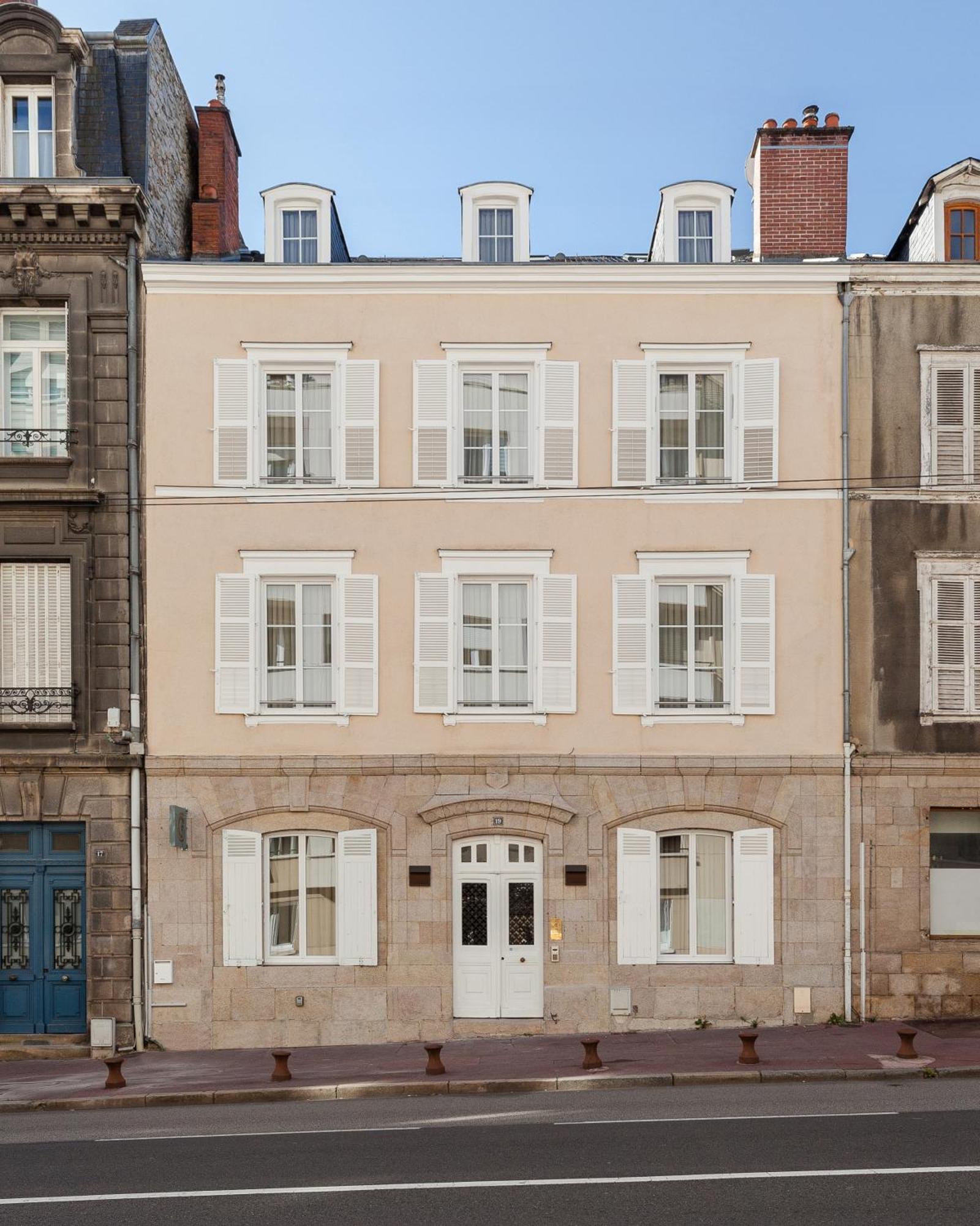 Hotel Gambettes - Entree Autonome, Reception En Ligne - Encore Mieux ลิมอจส์ ภายนอก รูปภาพ